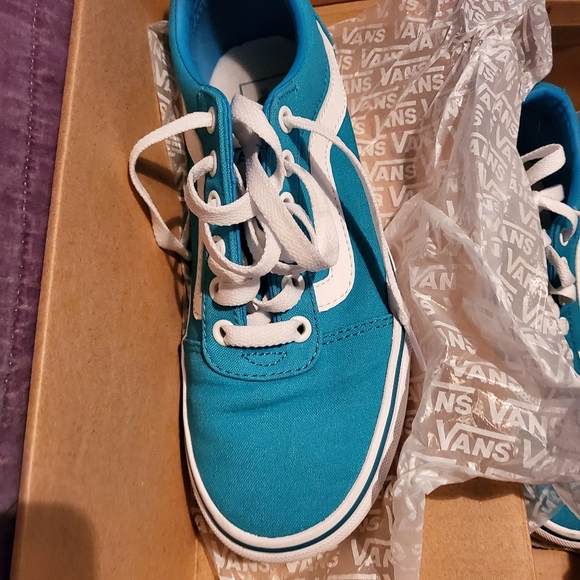 Vans - Picture 6 of 6